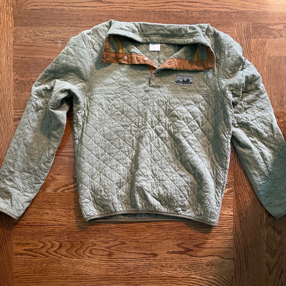 Quilted olive green patagonia